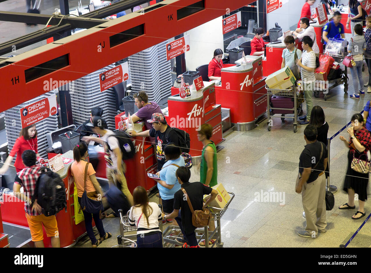Check-in-Airline AirAsia auf dem Flughafen Don Muang Airport (DMK) Stockfoto