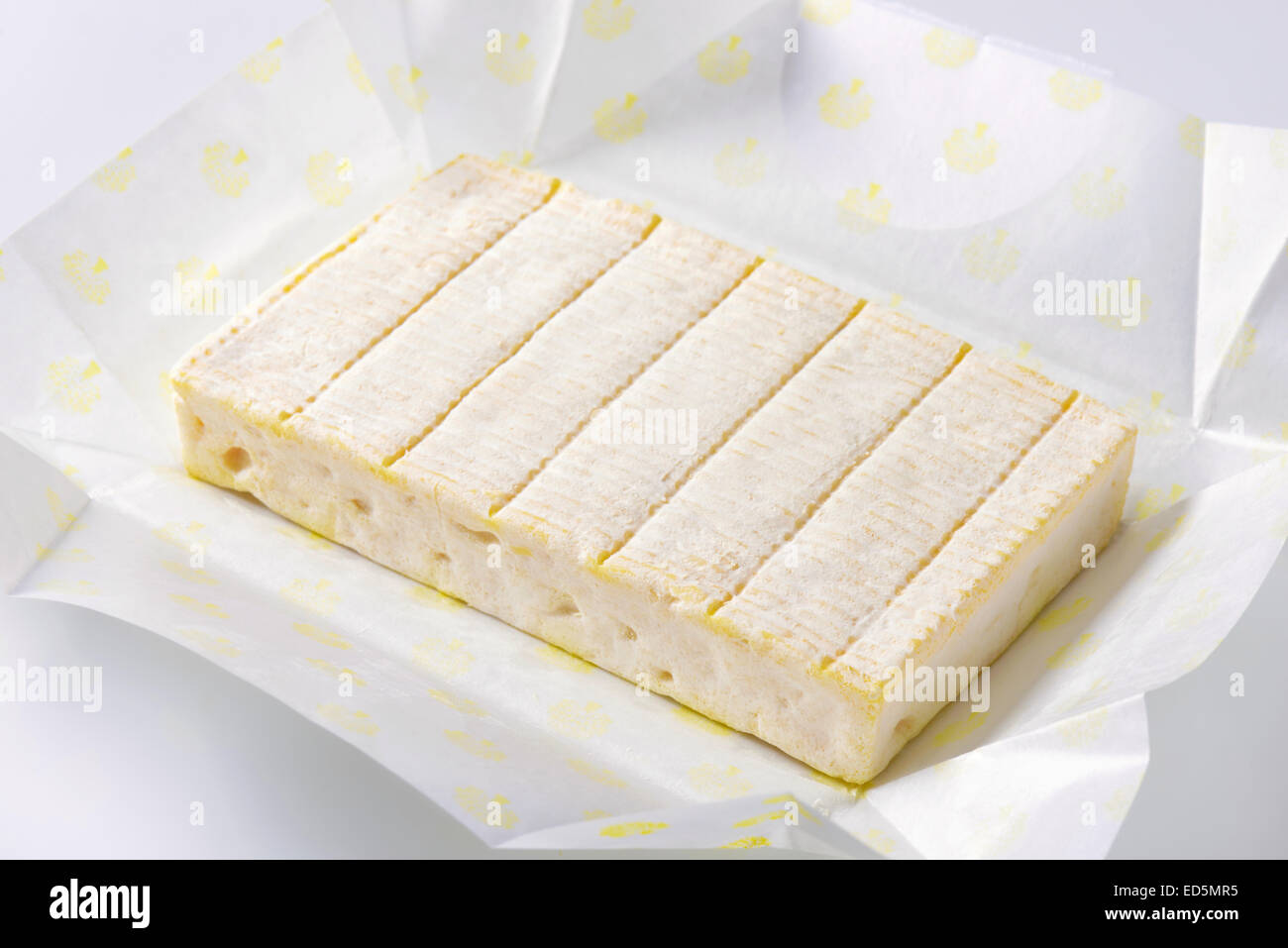 Brique Käse - weiche Kuhmilch Käse mit dünne essbare Schale Stockfoto