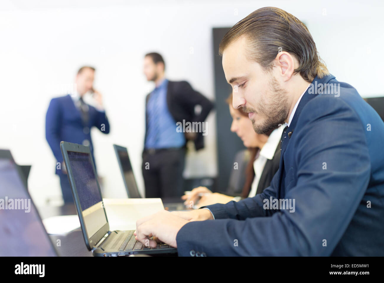 Geschäftsleute in modernen Büro. Stockfoto