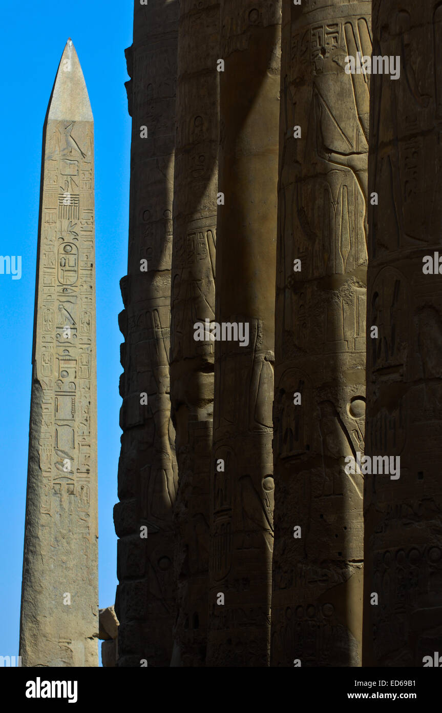 Obelisk der Hatschepsut in den Tempel von Karnak, Luxor, Ägypten Stockfoto