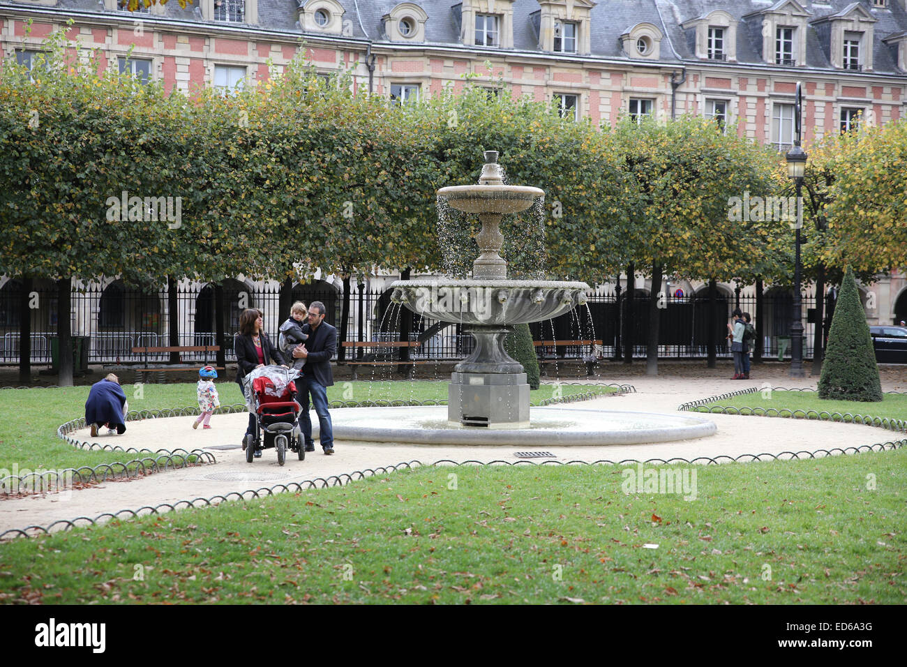 Familienpark Place des Vosges Stockfoto