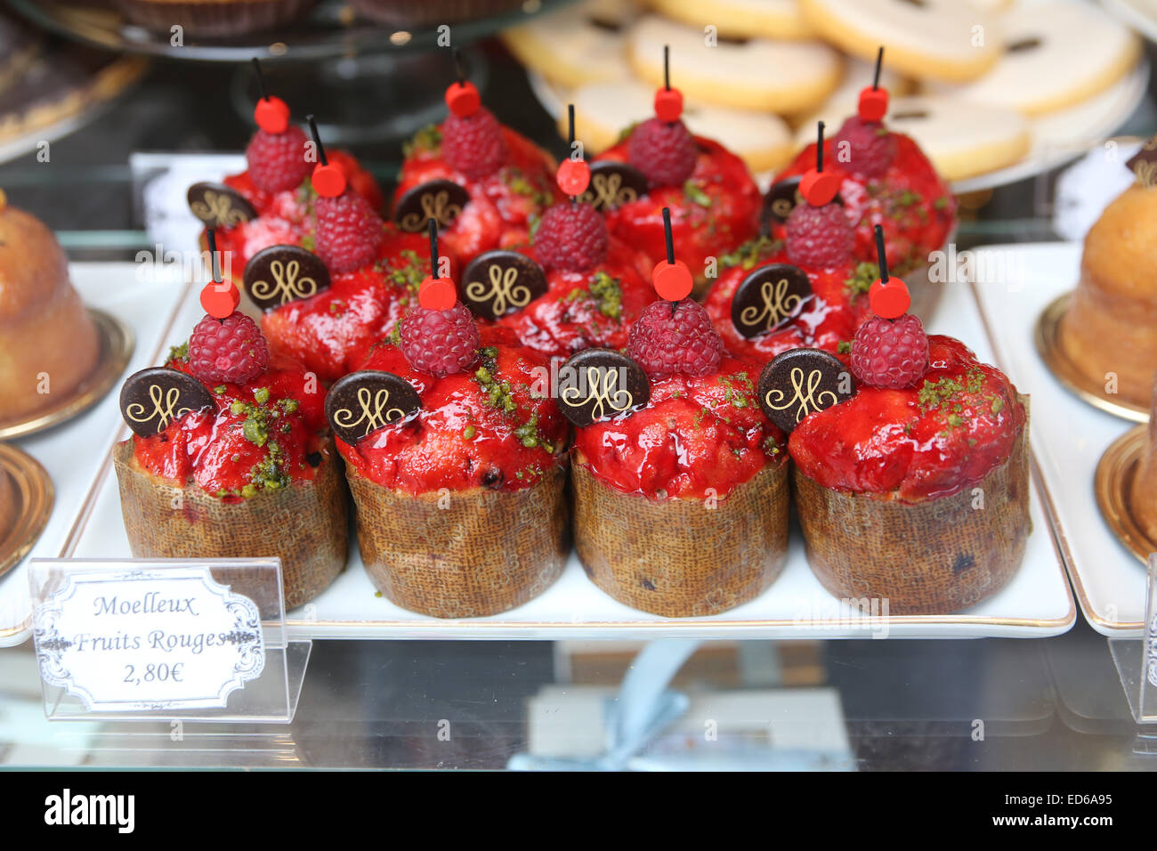 Französische weichen roten Beeren Kuchen dessert Stockfoto