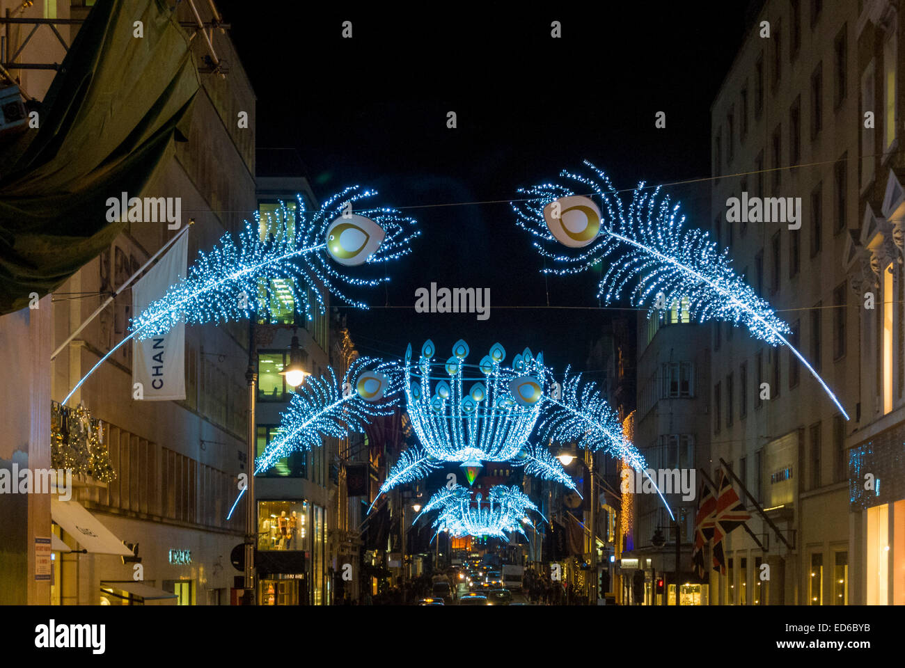 Weihnachtsbeleuchtung in der New Bond Street, London UK Stockfoto
