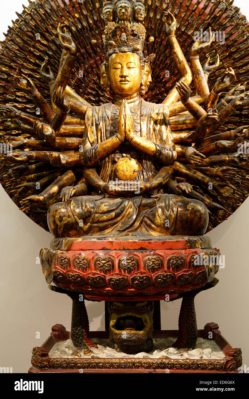 Tausend bewaffnet und tausend Augen Avalokiteshvara, Vietnam Fine Arts Museum, Hanoi, Vietnam Stockfoto