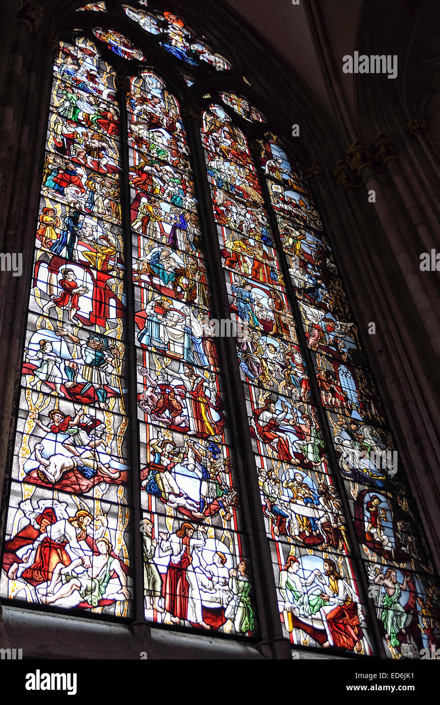 Cologne Cathedral Interior Stained Glass Stockfotos