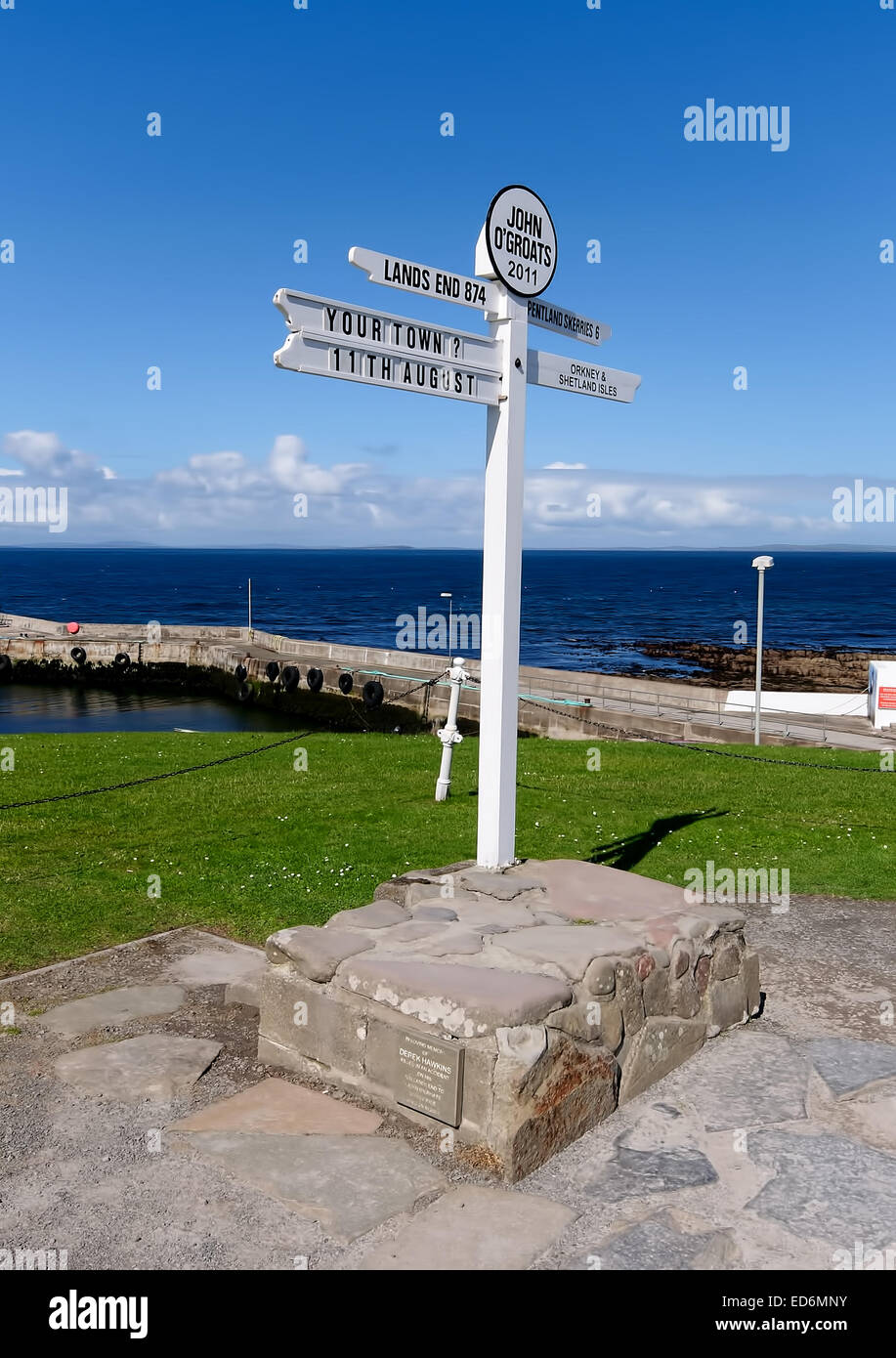 Das alles zu vertraute Schild am John O Groats im Norden Schottlands Stockfoto