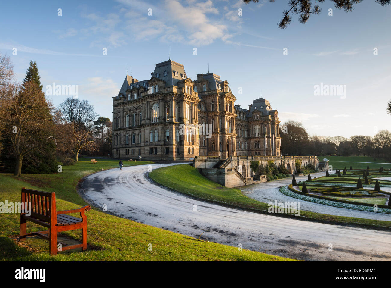 Bowes Museum, Barnard Castle, County Durham. 30. Dezember 2014. Großbritannien Wetter.  Ein weiterer frostigen Start in den Tag auf dem Gelände des Bowes Museum in Barnard Castle, County Durham UK. Bildnachweis: David Forster/Alamy Live-Nachrichten Stockfoto