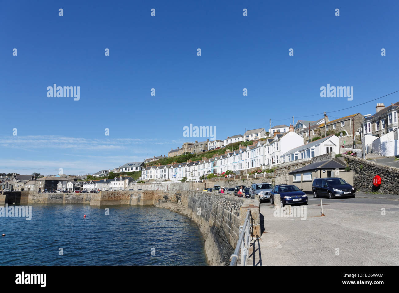 Stadt und Hafen Porthleven, Cornwall, UK. Stockfoto