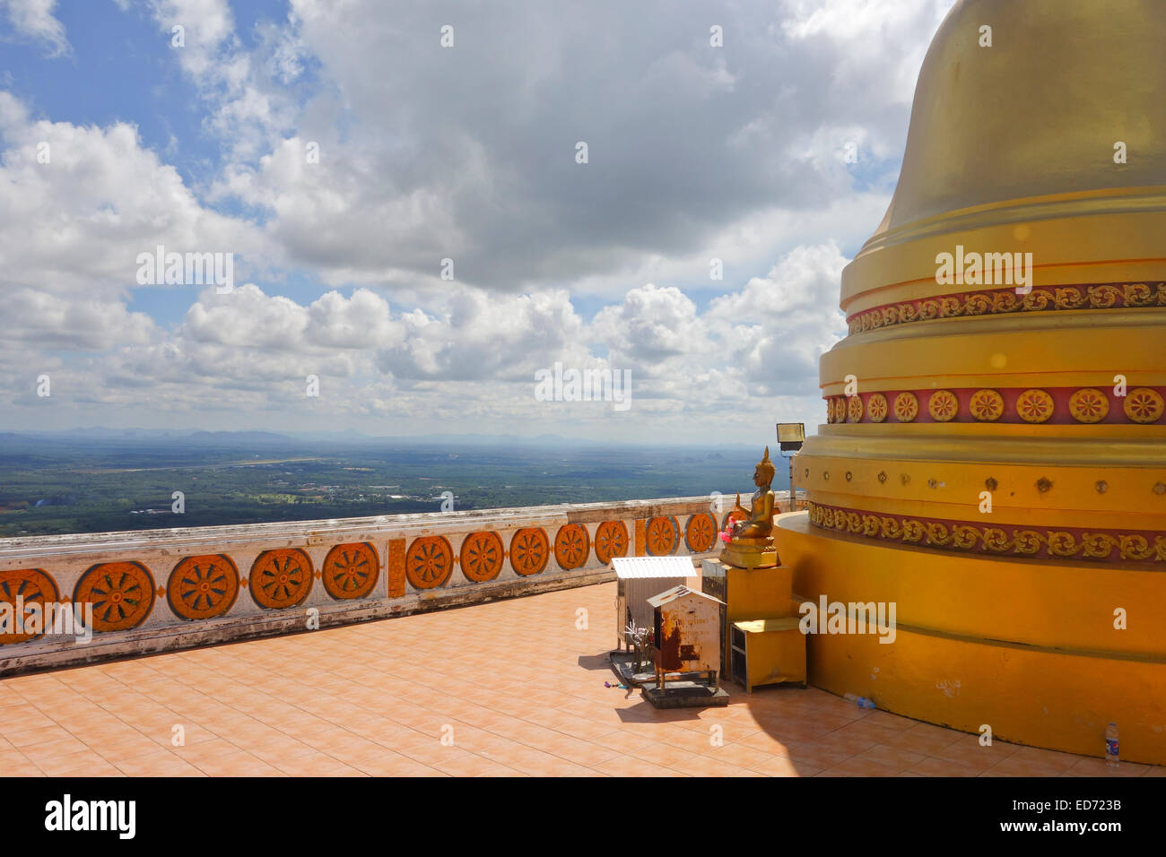 Tiger Tempel Krabi Stockfotos Und Bilder Kaufen Alamy