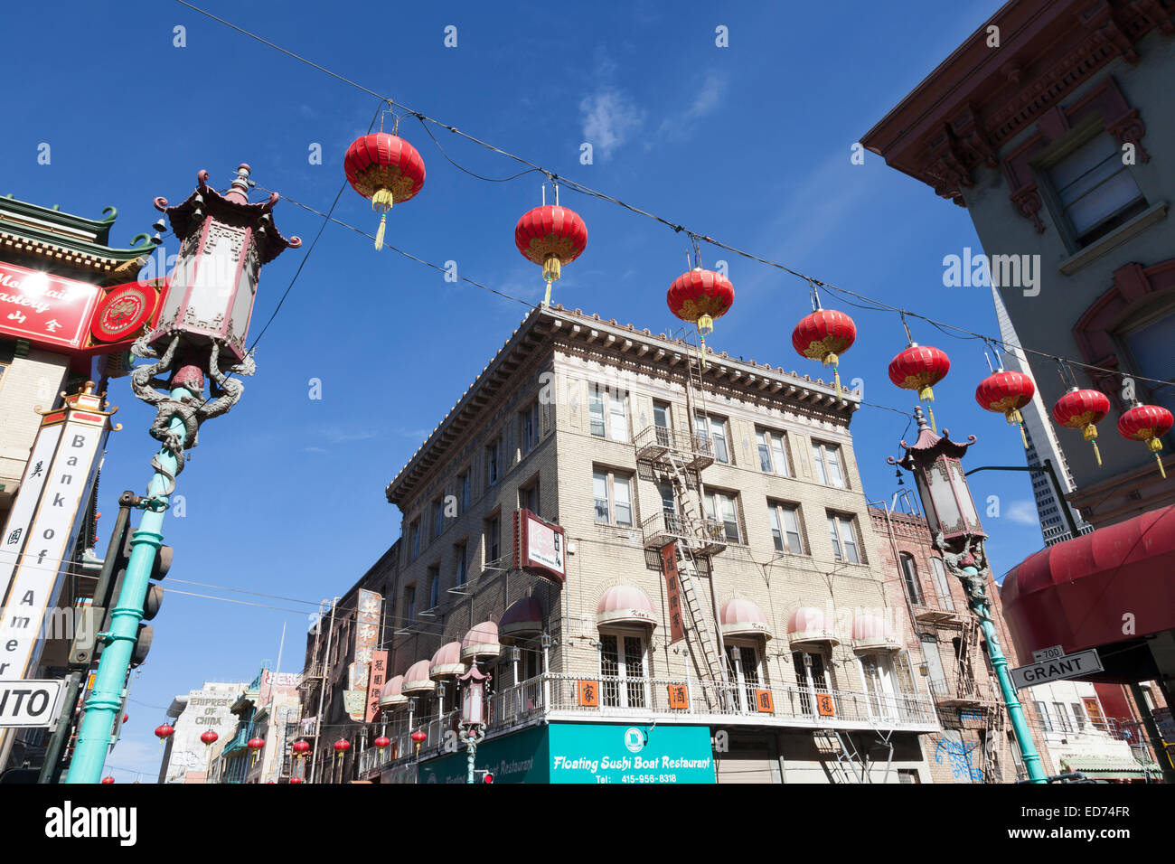 Reihen von Laternen entlang der Grant Avenue in Chinatown - San Francisco, San Francisco County, Kalifornien, USA Stockfoto