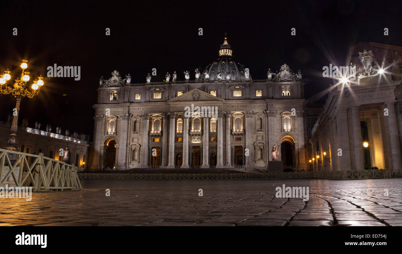 Die Vorderseite des Vatikan in Rom, am frühen Morgen der Petersplatz, die Basilika von Piazza Pio XII Stockfoto