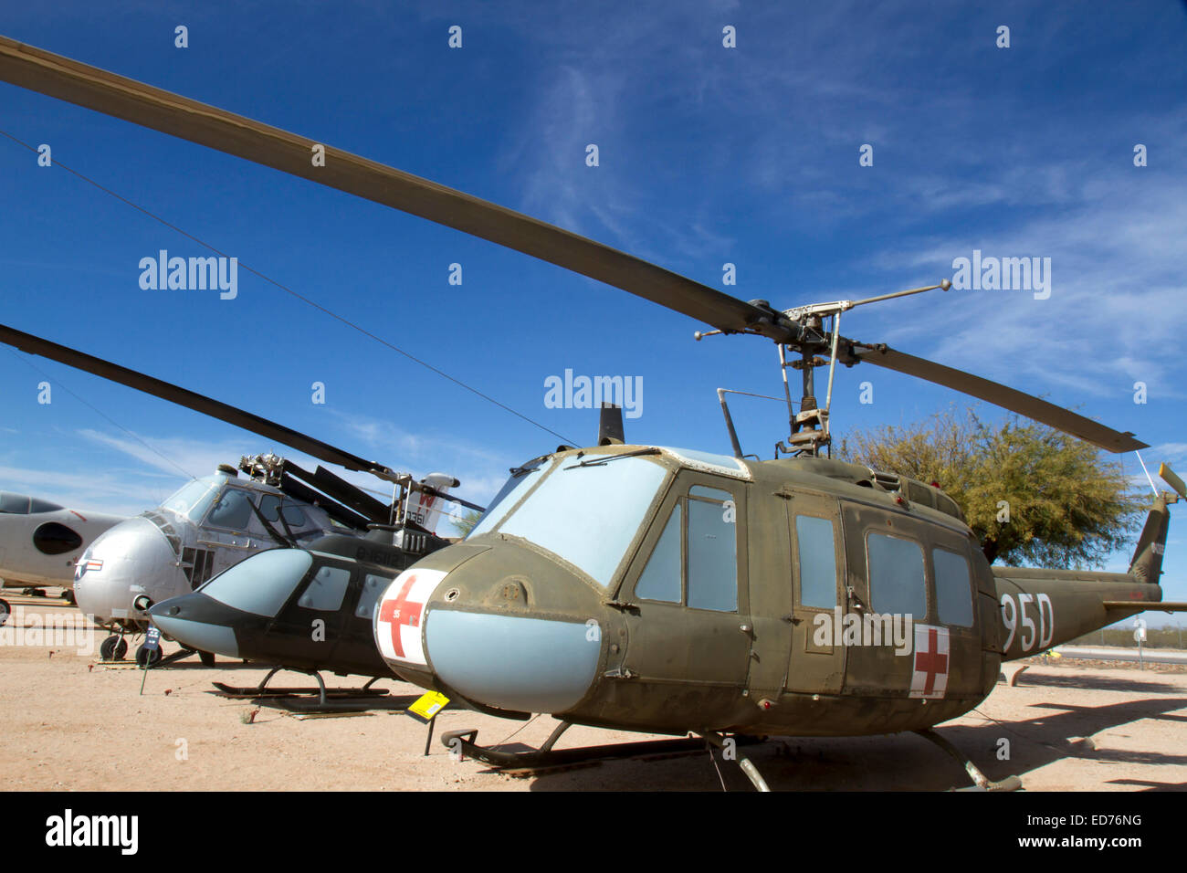 Tucson, AZ, USA - 12. Dezember 2014: Bell UH - 1 H Iroquois Medivac Stockfoto