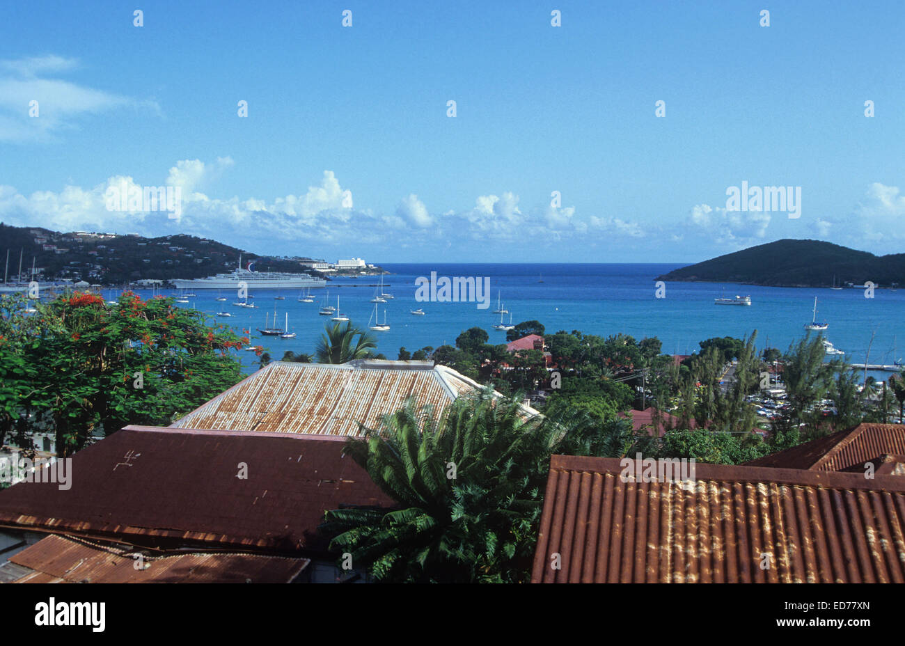 Blick auf Hafen von Charlotte Amalie von oben auf 99 Schritte, St. Thomas, U.S.V.I. Stockfoto