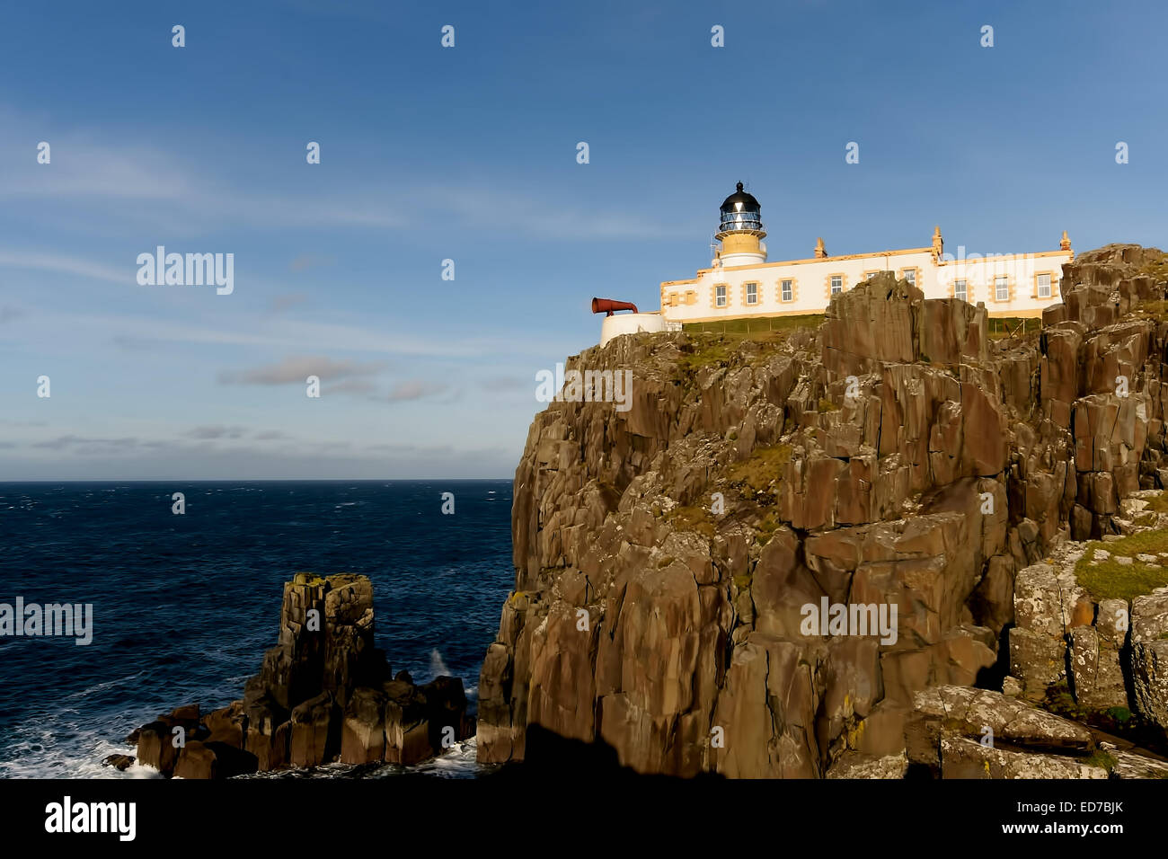 Landschaftlich ist ein beliebter Aussichtspunkt auf dem westlichsten Punkt der Isle Of Skye. Landschaftlich Point Lighthouse wurde es gefunden Stockfoto