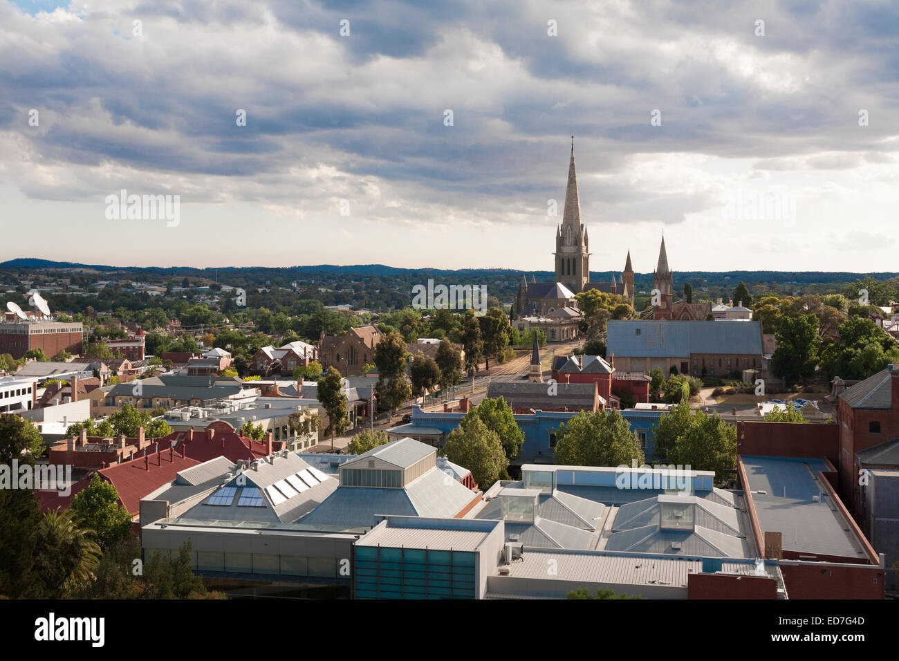 Blick über den viktorianischen Goldfields Stadt Bendigo Victoria Australien aus dem Botanischen Garten. Stockfoto