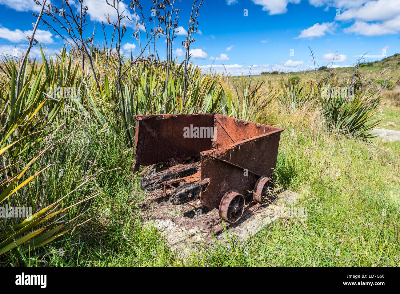 Alte historische mine Wagen aus der viktorianischen Zeit, verlassene und verfallende, Neuseeland Stockfoto