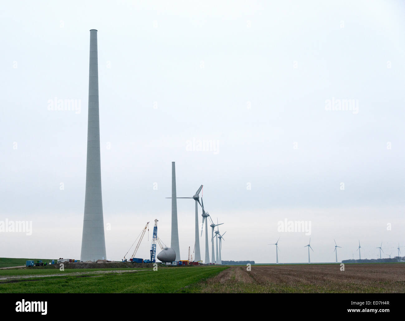 im Norden von Holland gibt es ein Power Turbine Zentrum-Neubau Stockfoto
