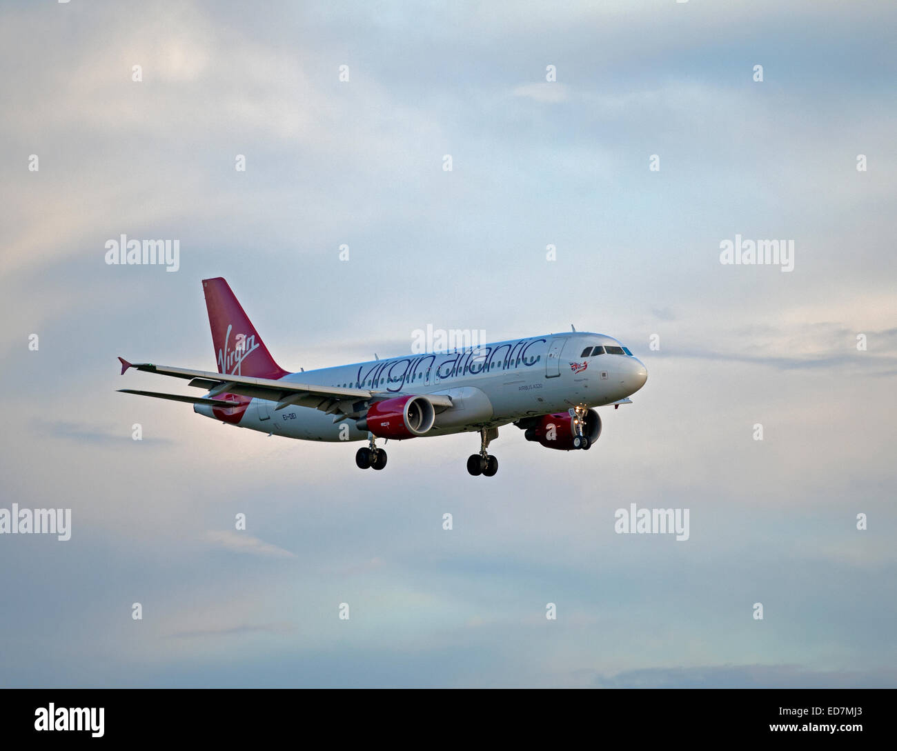 Virgin Atlantic Airlines (Air Lingus) Airbus A320 im schottischen Aberdeen Dyce AirportinGrampian Region ankommen.  SCO 9388. Stockfoto