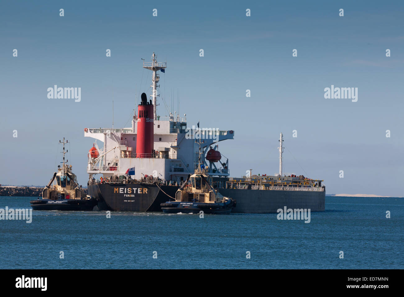 Massengutfrachter, voll beladen mit Kohle aus den Hunter Valley Kohlebergwerken, steuert nach Südkorea Newcastle NSW Australien an Stockfoto