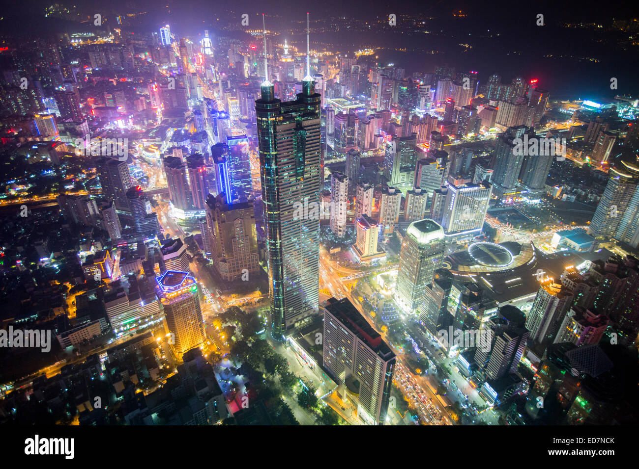 Shun Hing Square (auch bekannt als Diwang Dasha) ist das zweite höchste Wolkenkratzer in Shenzhen, Guangdong Provinz, China Stockfoto