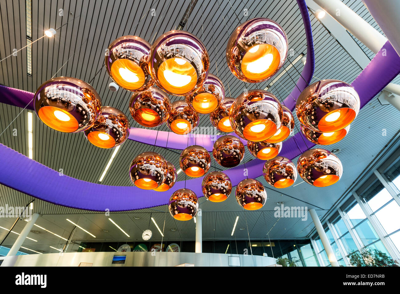 Lampen in Amsterdam Schiphol Flughafen, Niederlande, Europa, EU Stockfoto