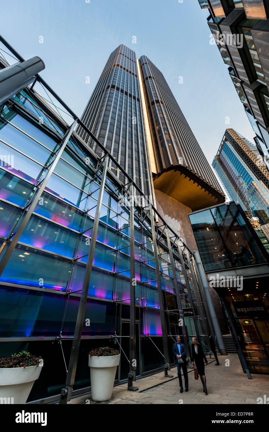 Tower 42, ehemals der NatWest Tower (National Westminster Tower) ist eine kommerzielle Wolkenkratzer in der City of London, entworfen von R Stockfoto