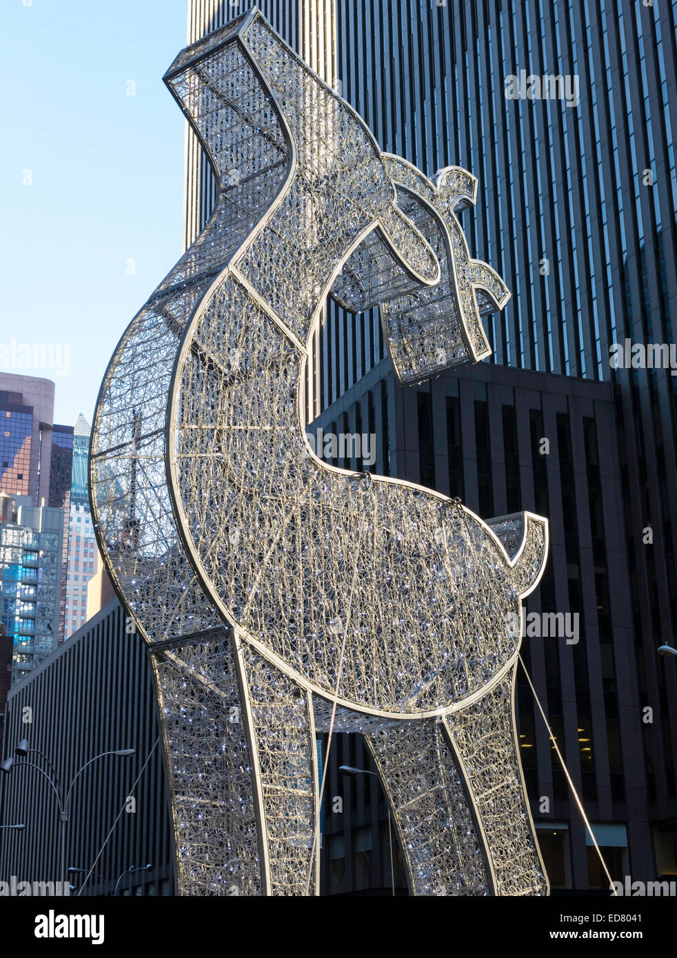 Urlaub Weihnachten Rentier Licht Display, Avenue of the Americas, NYC Stockfoto