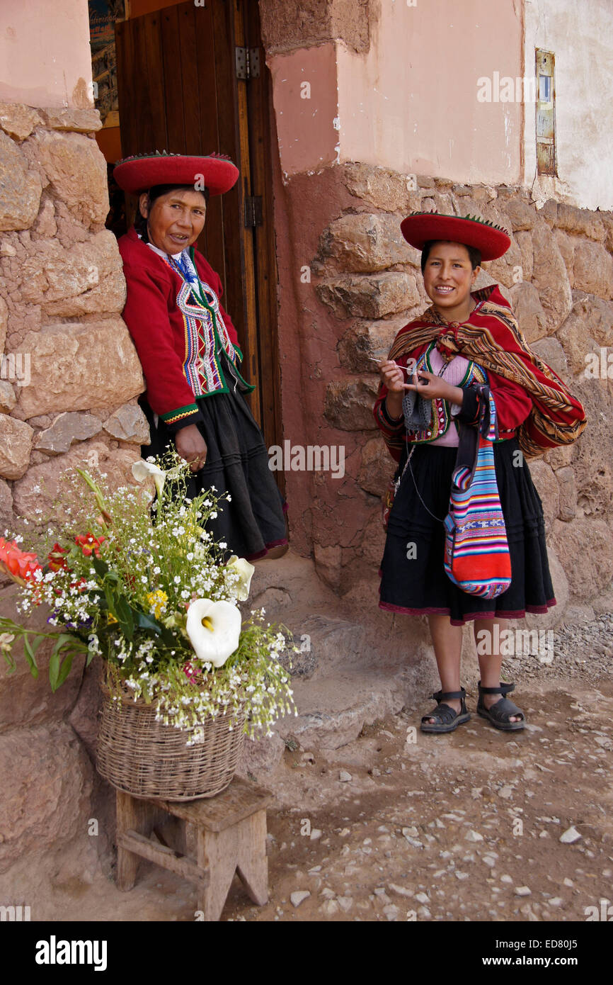 Quechua-Inderinnen in Chinchero, Urubamba-Tal, Peru Stockfoto