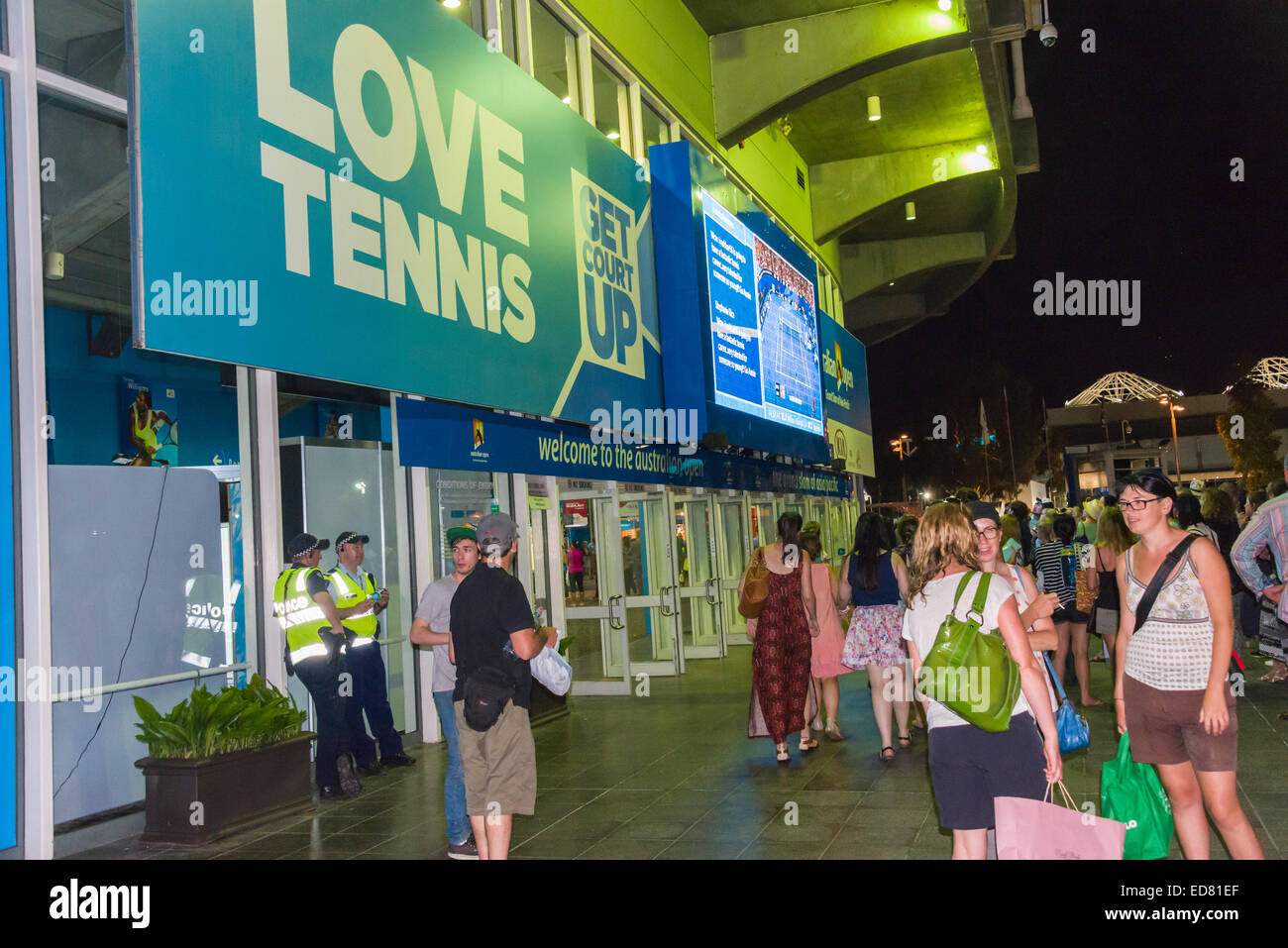 Tennis australian open Rod Hebel Arena Fans außerhalb nach Spiel auf Heimweg Stockfoto