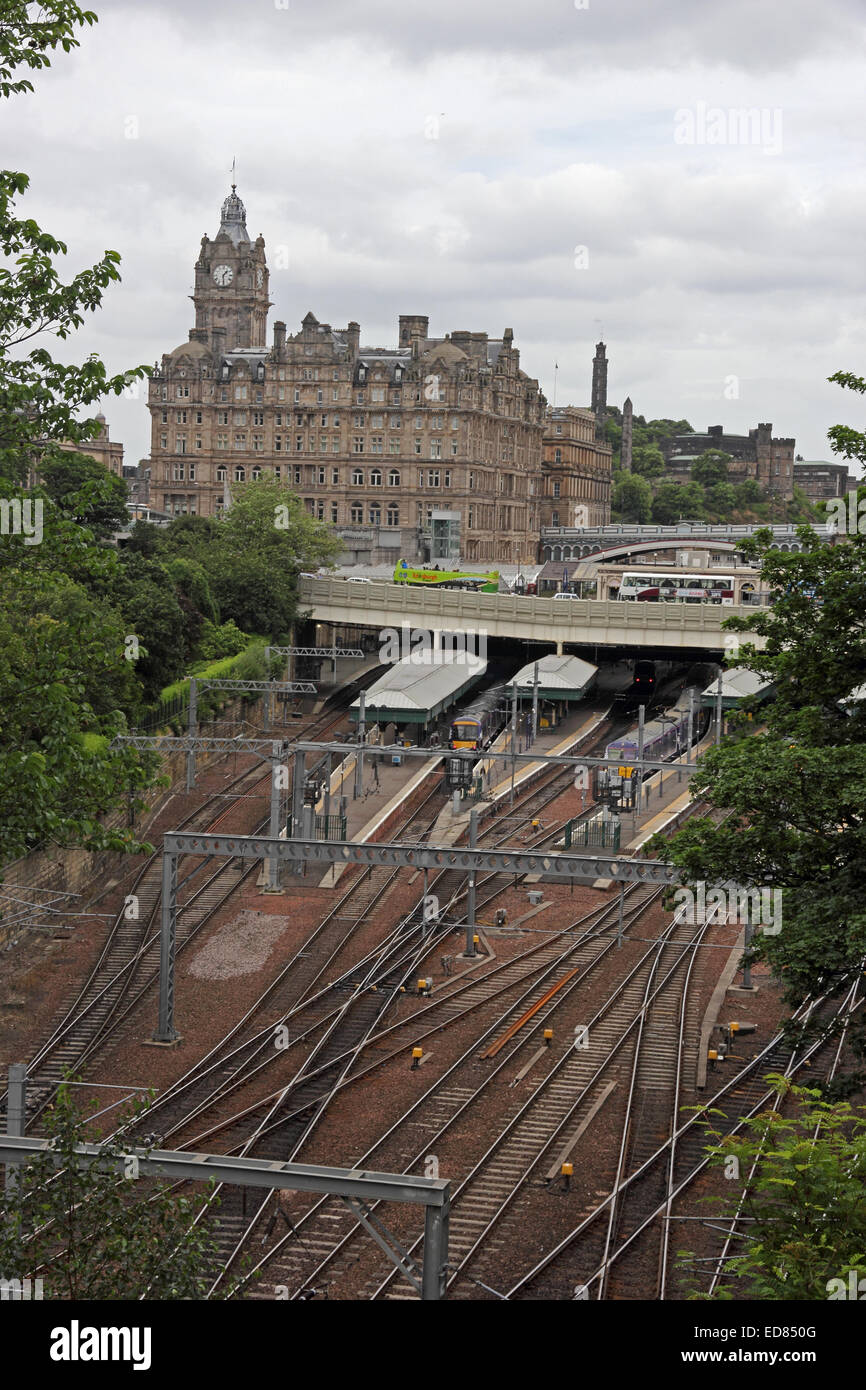 Eisenbahn Schienen in Bahnhof Waverley Street, Edinburgh Stockfoto