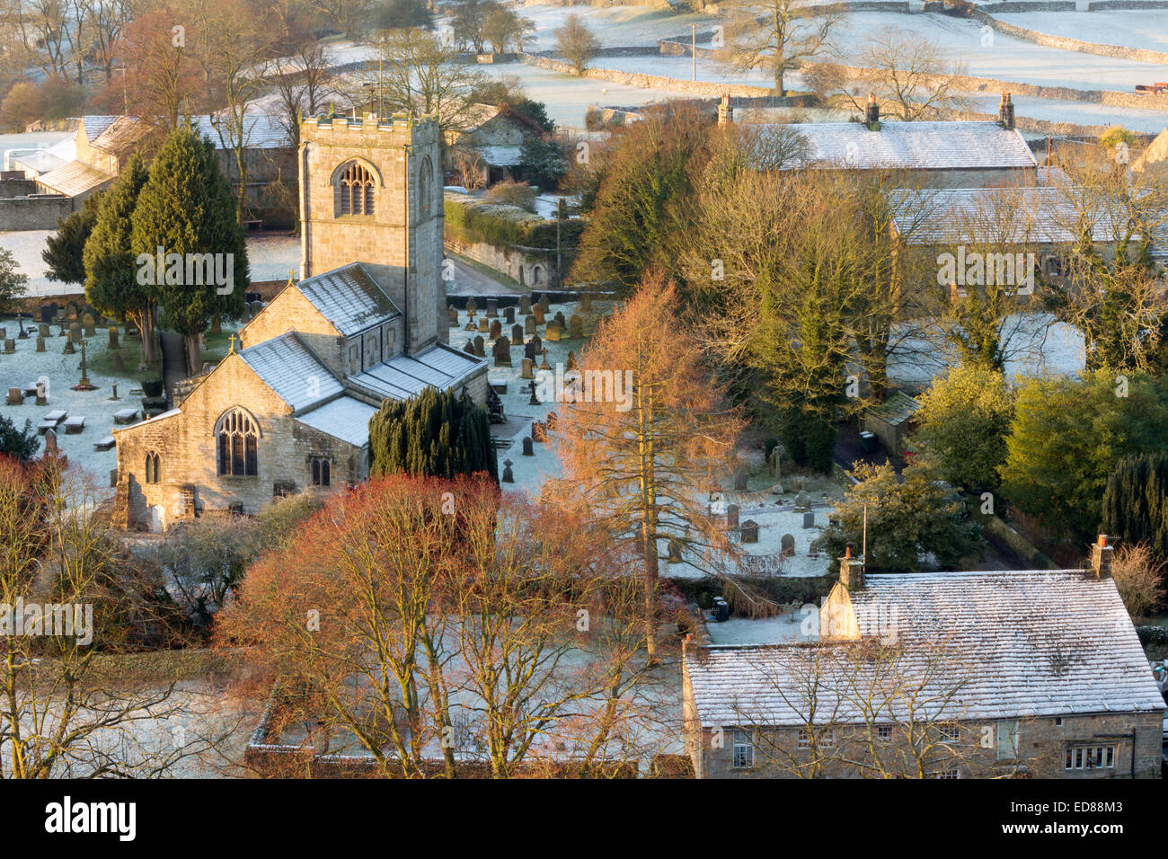 Burnsall Dorf am Fluß Wharfe in Wharfedale, The Yorkshire Dales, England. Stockfoto