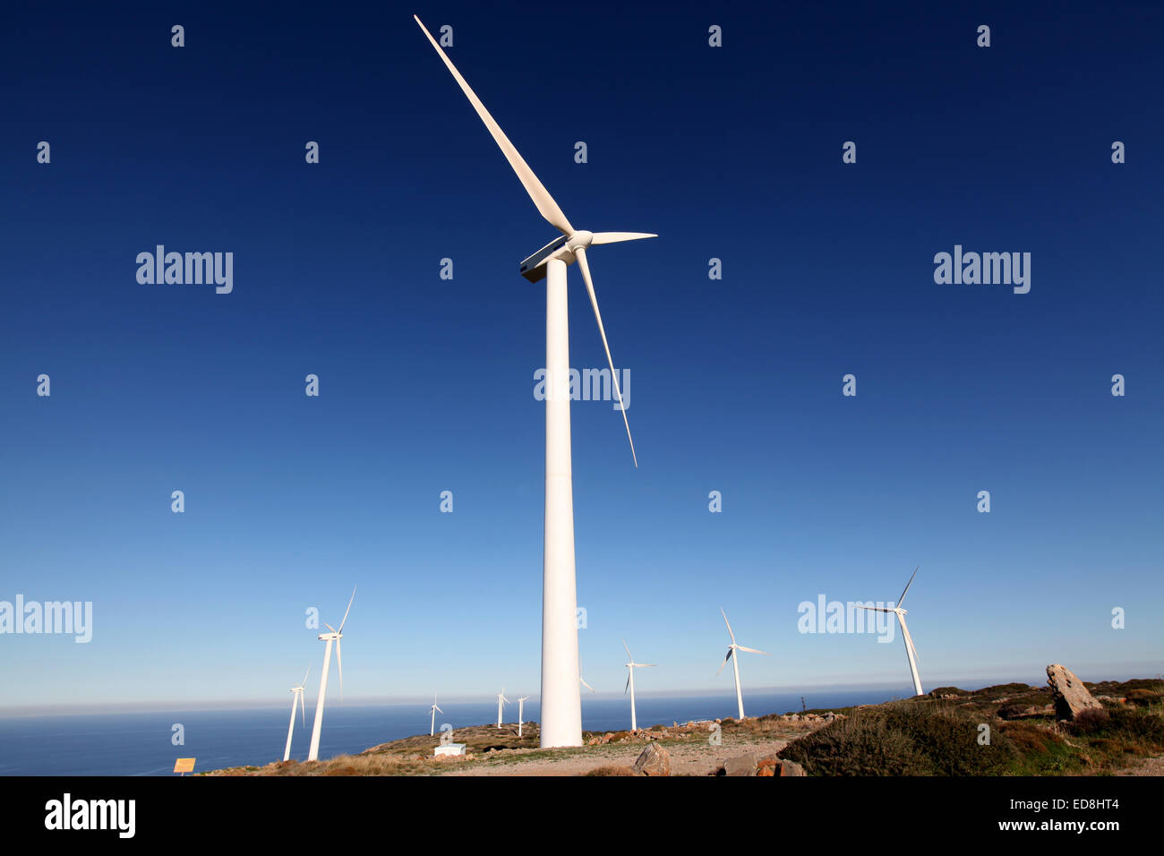 Eine riesige Windmühle in der Nähe von Plaka an der nördlichen kretischen Küste Stockfoto