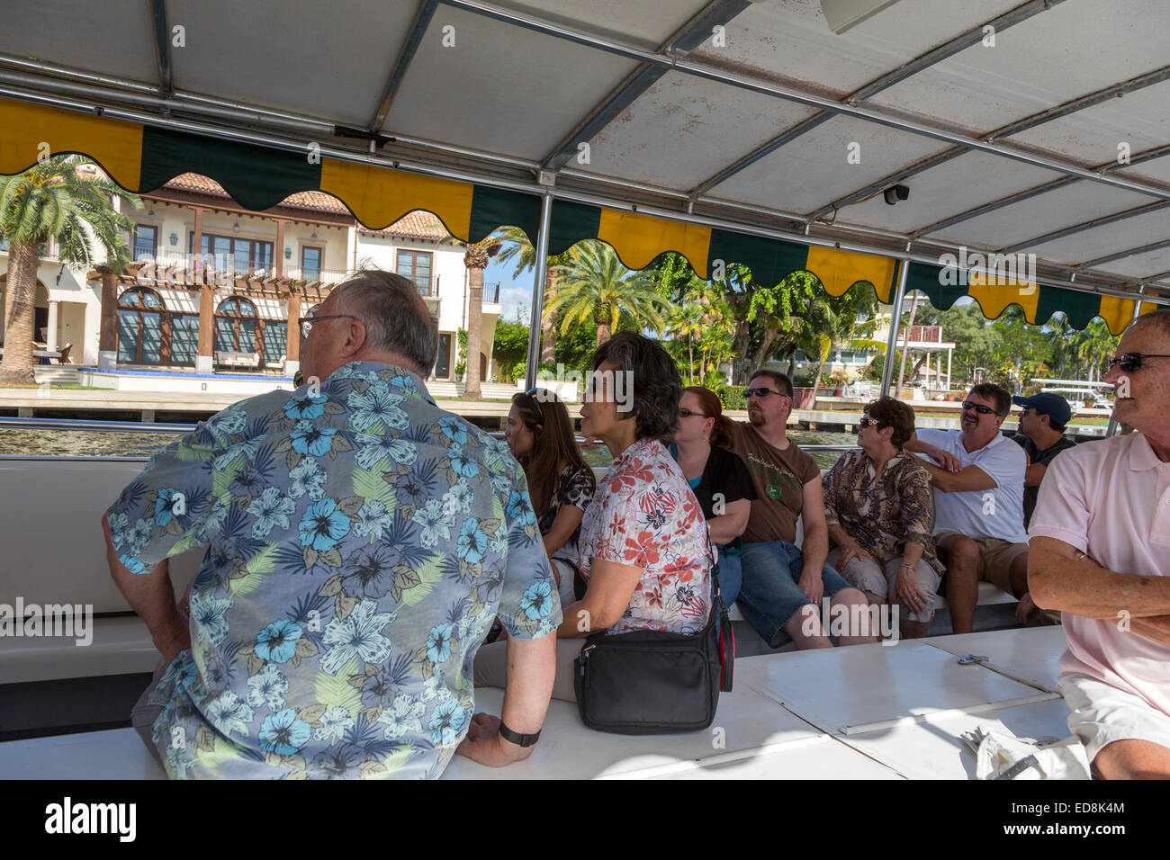 Ft. Lauderdale, Florida.  Wasser-Taxi-Passagiere auf der New River. Stockfoto