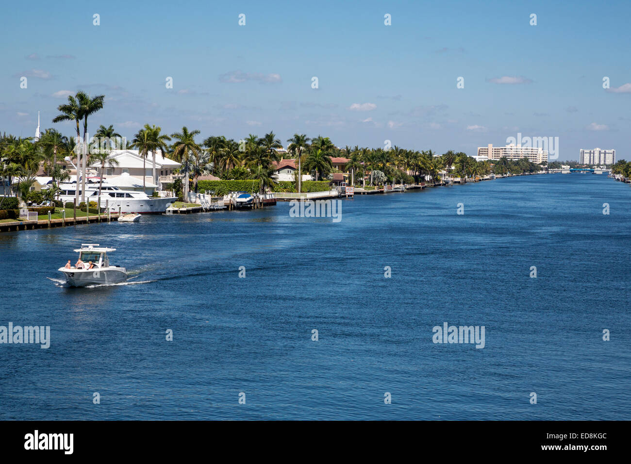 Ft. Lauderdale, Florida.  Atlantic Intracoastal Waterway suchen nördlich von East Oakland Park Blvd.-Brücke. Stockfoto