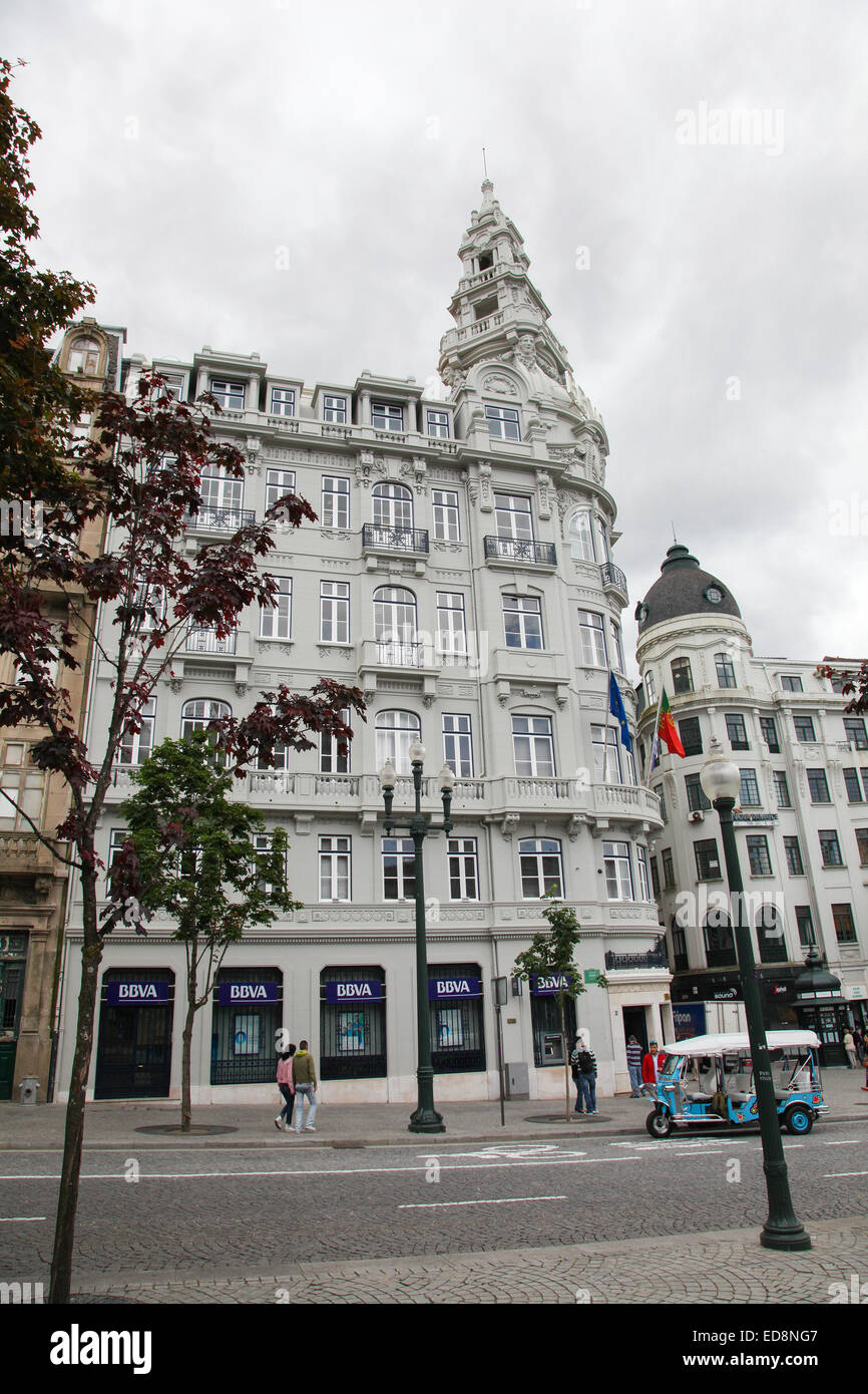 PORTO, PORTUGAL - 4. Juni 2014: Architektur im Zentrum von Porto, Portugal. Stockfoto