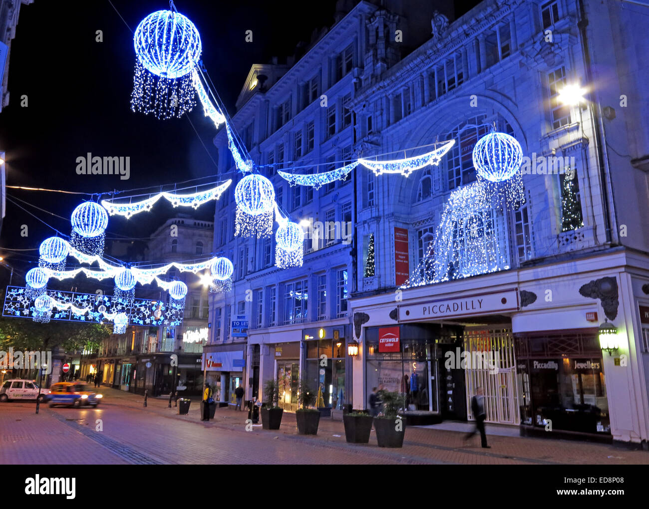 Piccadilly Arcade in Birmingham beleuchtet mit Xmas Lichter, West Midlands, England, UK nachts Stockfoto