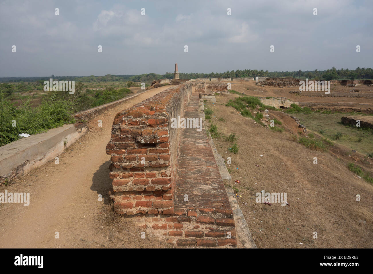 Wände des Srirangapatna, Karnataka, Indien. Marken der britischen Kanonenkugeln aus dem Jahr 1799 ersichtlich. Website der Sultan Tipu Tod Stockfoto