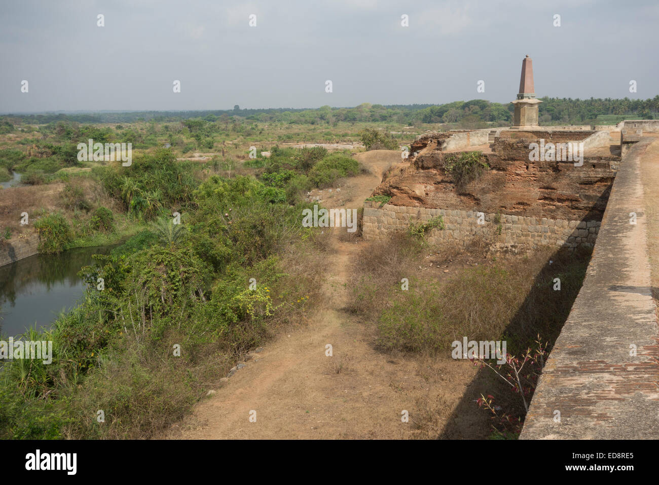 Wände des Srirangapatna, Karnataka, Indien. Marken der britischen Kanonenkugeln aus dem Jahr 1799 ersichtlich. Website der Sultan Tipu Tod Stockfoto