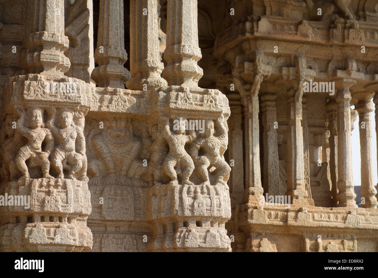 Tempel-Schnitzereien von Vijayanagara Architektur in Hampi Indien Stockfoto