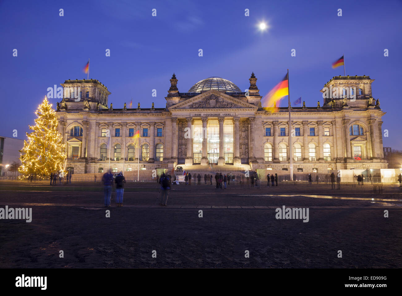 Reichstag mit Weihnachtsbaum, Berlin, Deutschland Stockfoto
