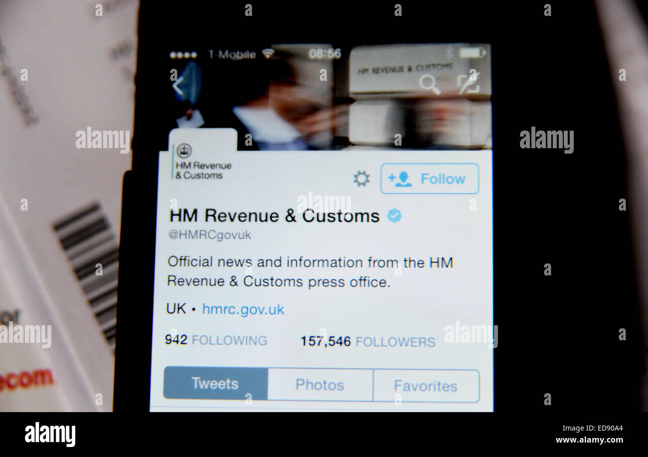 HM Einnahmen und der Zoll hat nun einen Twitter Account, sodass Sie Fragen beim Ausfüllen Ihrer jährlichen Selbstbewertung Steuererklärung in Großbritannien können Stockfoto