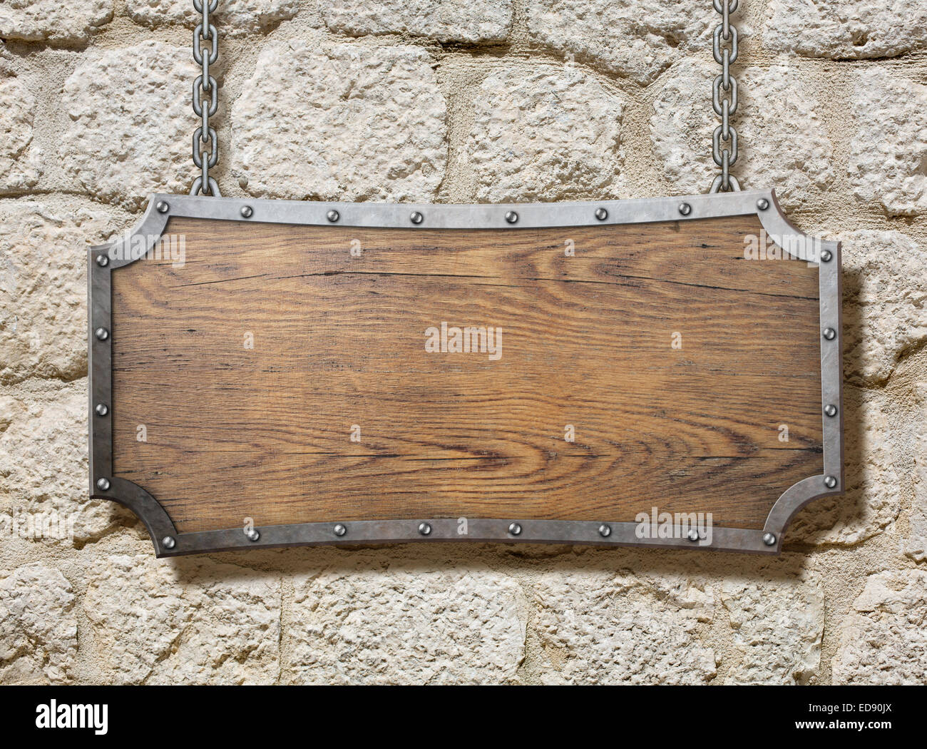 Holz Schild mit Metallrahmen auf alten Steinmauer Stockfoto