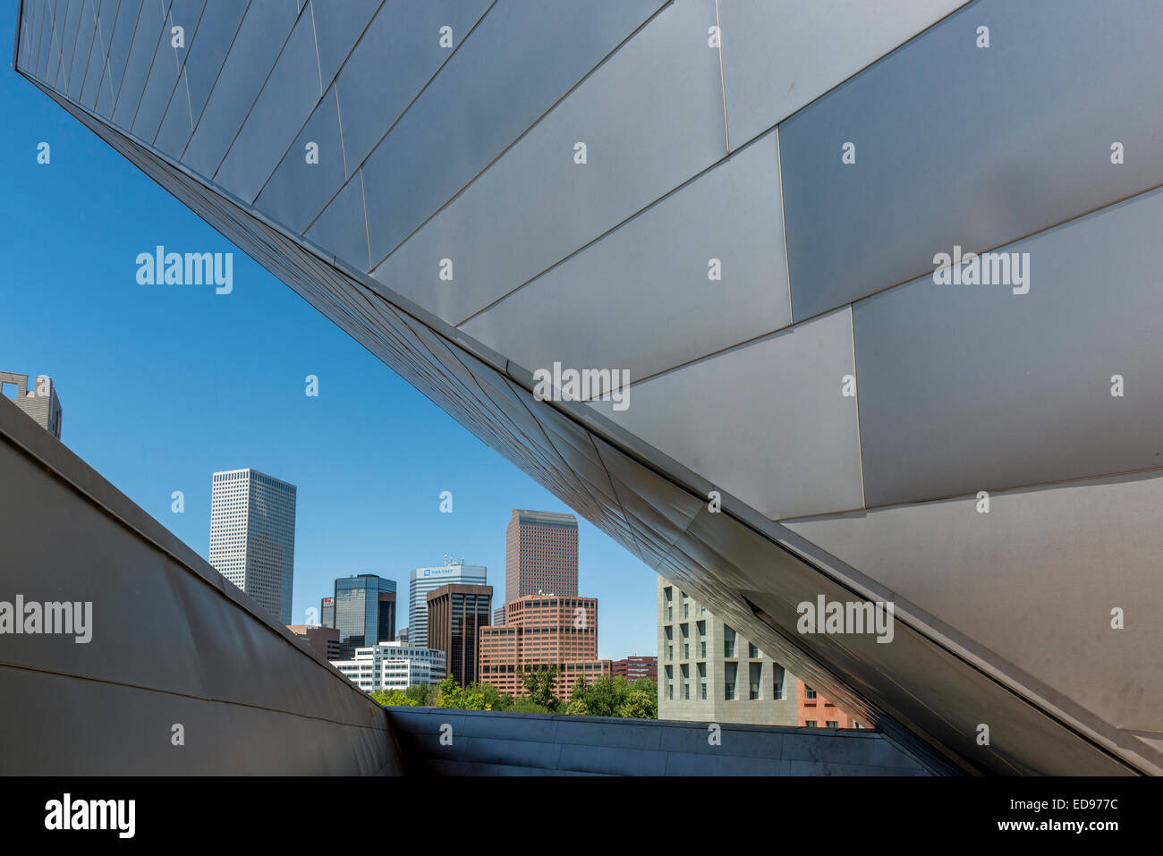 Skyline der Innenstadt Denver angesehen vom Denver Art Museum. Colorado. USA Stockfoto