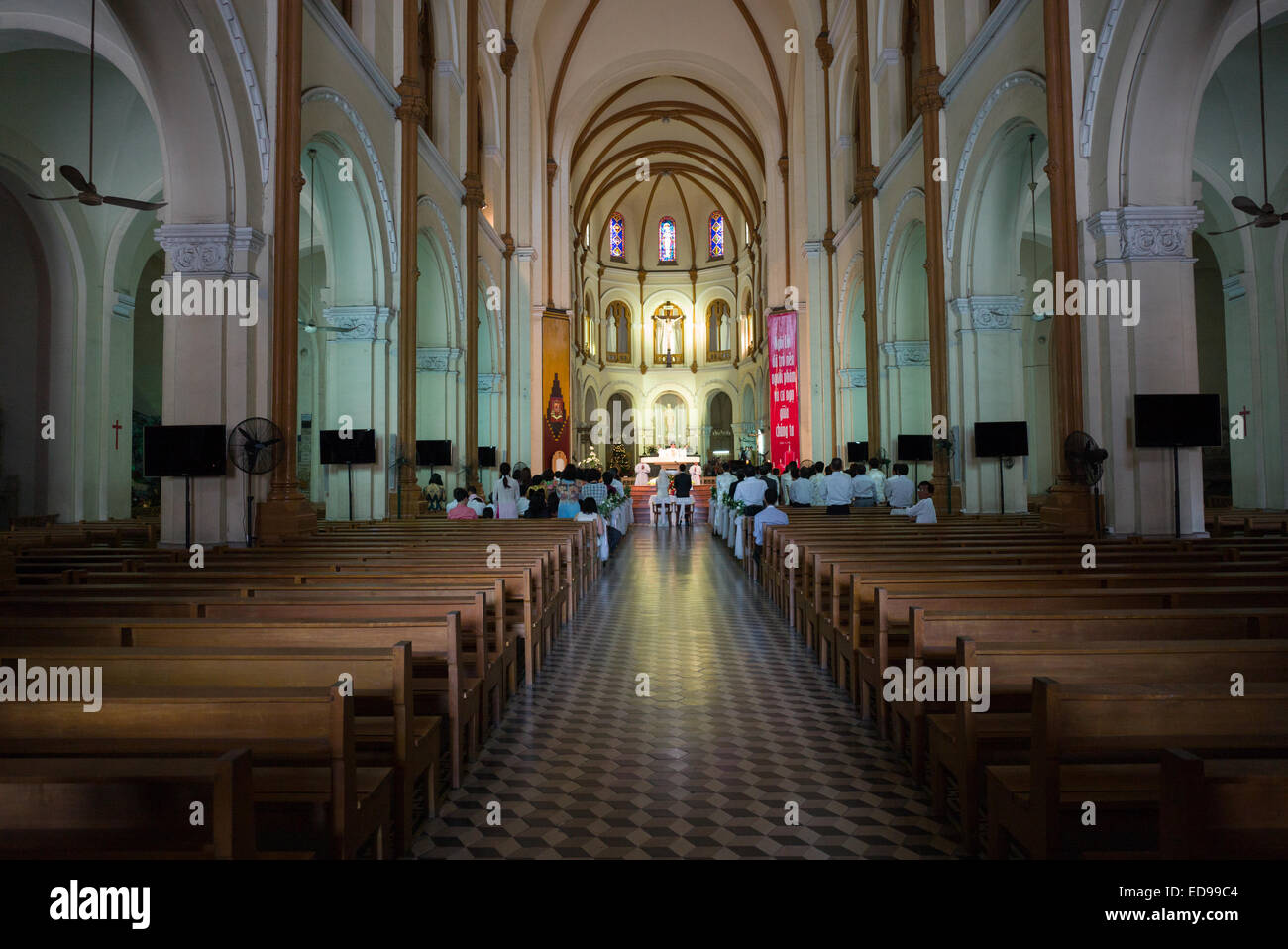 Basilika unserer lieben Frau von der Unbefleckten Empfängnis, Ho Chi Minh, Vietnam. Stockfoto