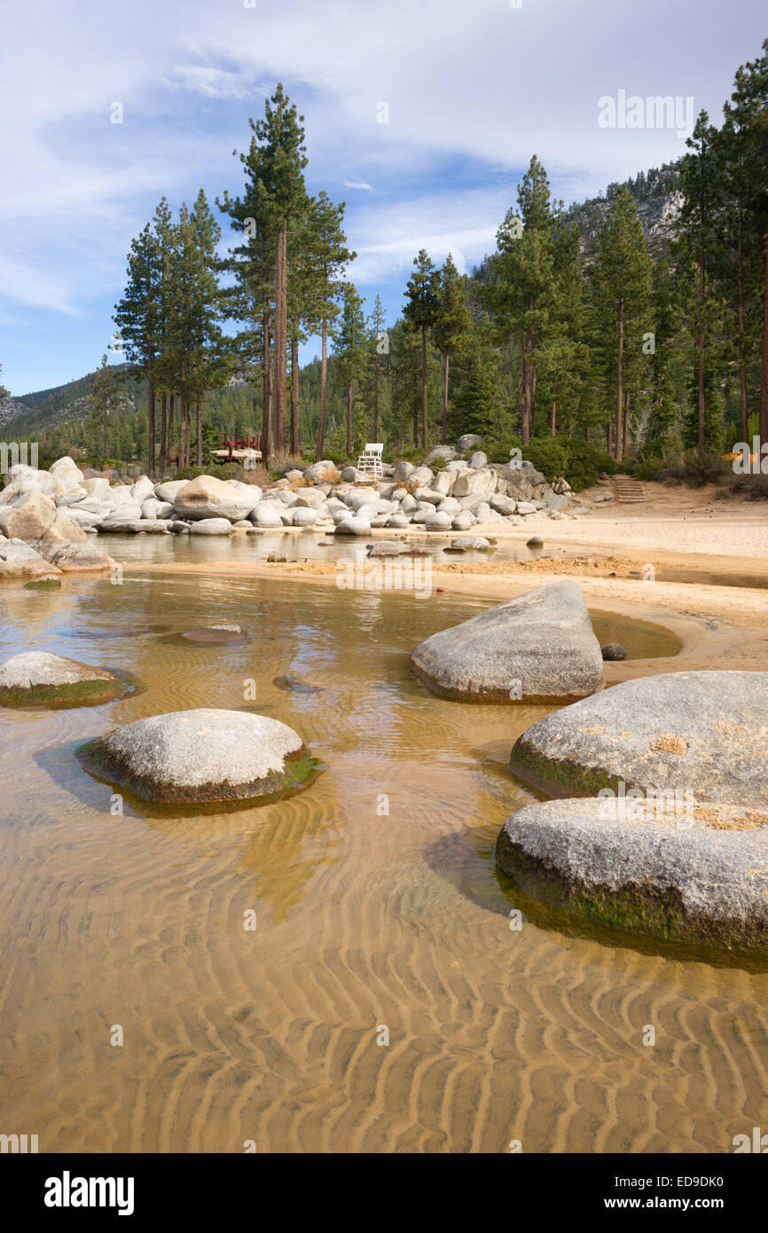Eine vertikale Komposition schöner Tag Sand Harbor Lake Tahoe Stockfoto