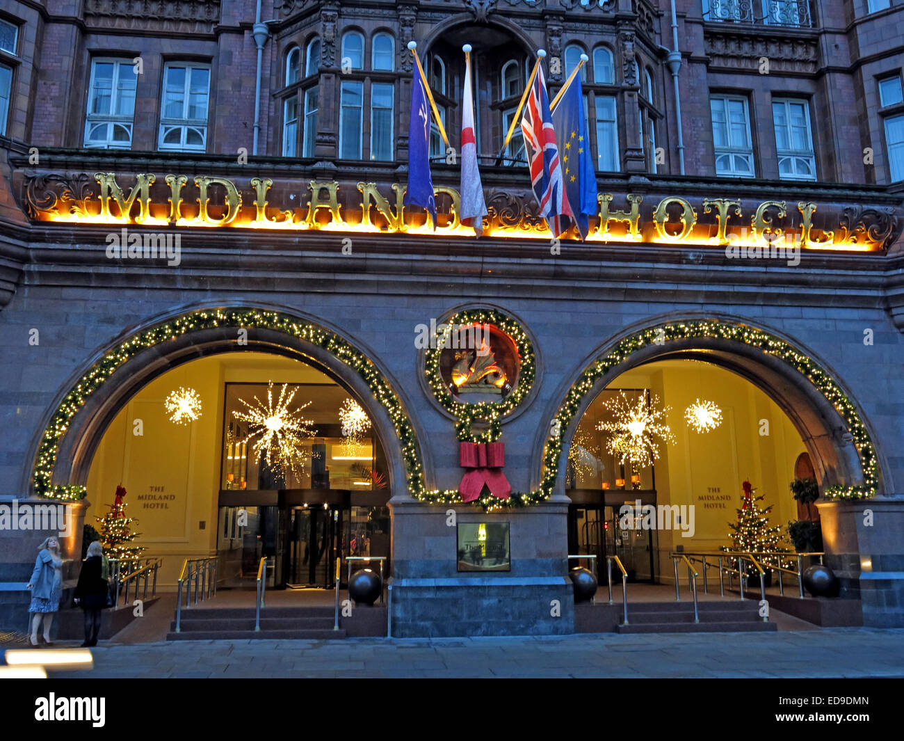 Das Midland Grand Hotel an Weihnachten im Dezember, Manchester, England, UK in der Abenddämmerung Stockfoto