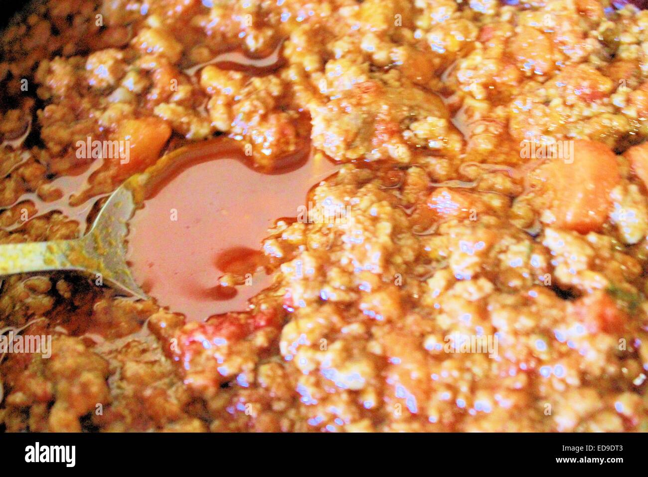 Bolognese-Sauce in der Pfanne Kochen Stockfoto