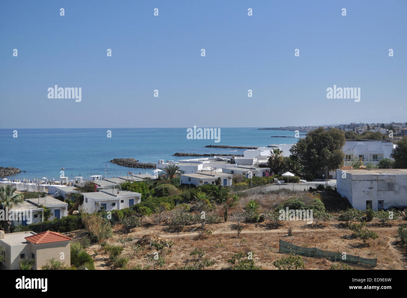 Der griechischen Insel Kreta befindet sich im Mittelmeer. Felsige Ufer des Meeres. Stockfoto