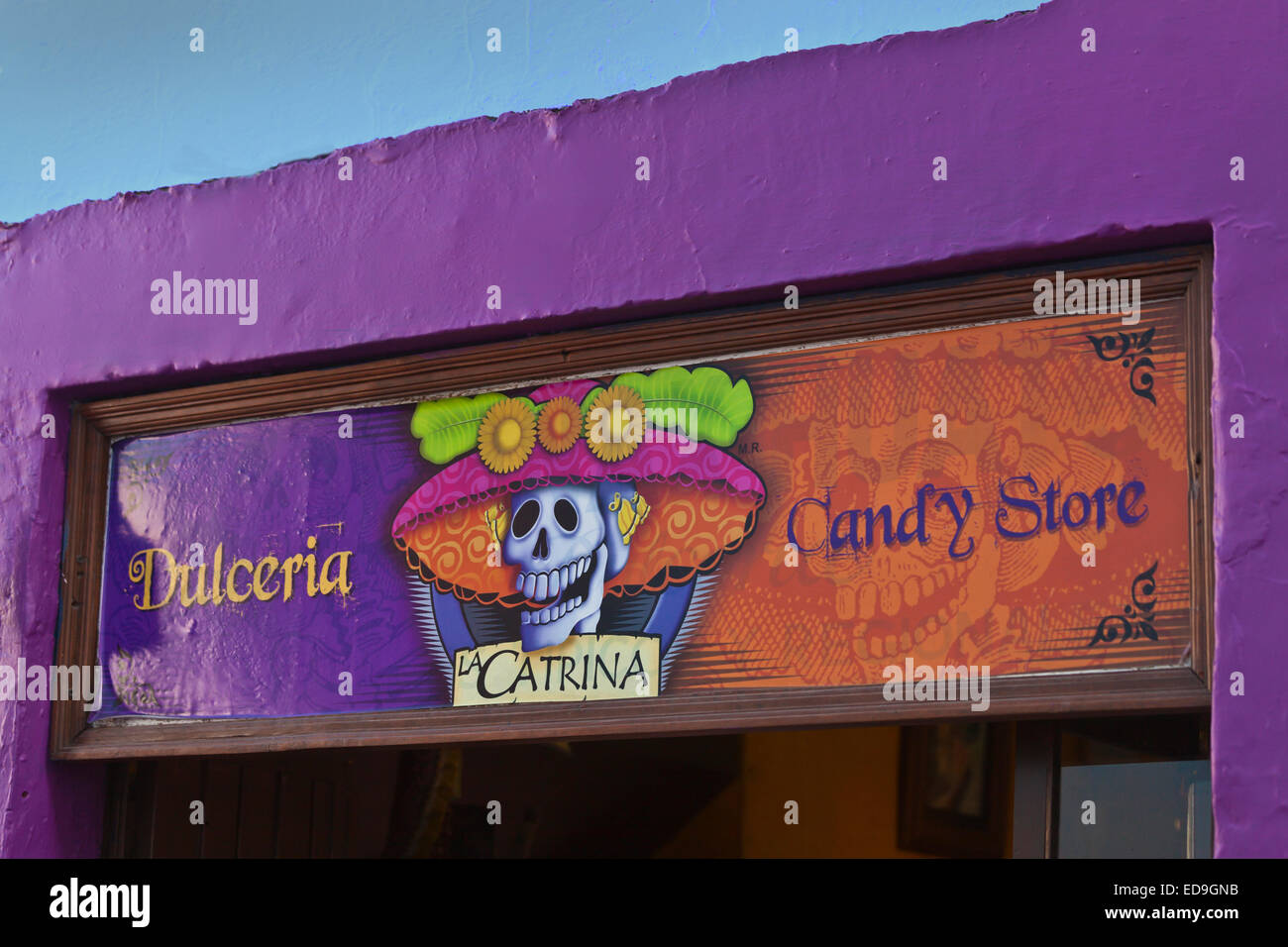 CANDY STORE mit einem CATRINA Gemälde - GUANAJUATO, Mexiko Stockfoto