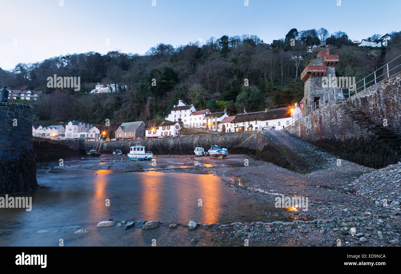 Morgendämmerung am Lynmouth Harbour im Exmoor National Park, Devon. Stockfoto